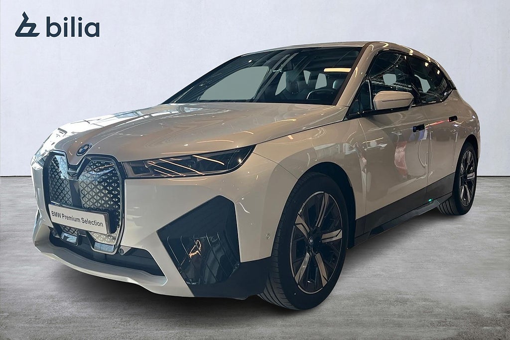 BMW iX xDrive40 Comfort/Sportpaket/Drag/H/K/360/Adaptiv-farth