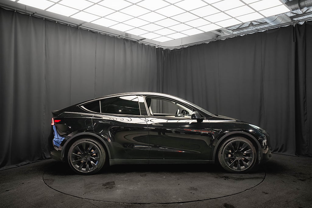 Tesla Model Y Long Range AWD DRAG 20'' ACC-BOST PANORAMA 1-ÄGARE MOMS