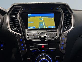 Hyundai Grand Santa fe 2.2 4WD Premium Plus Pano Drag Kamera Skinn Mvärm SoV – bild 11