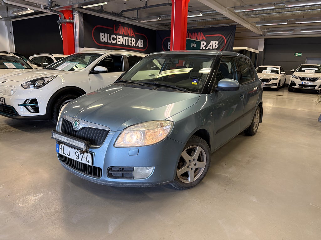 Skoda Fabia 1.2 Drag Motorvärmare PDC Låg årsskatt AUX SoV