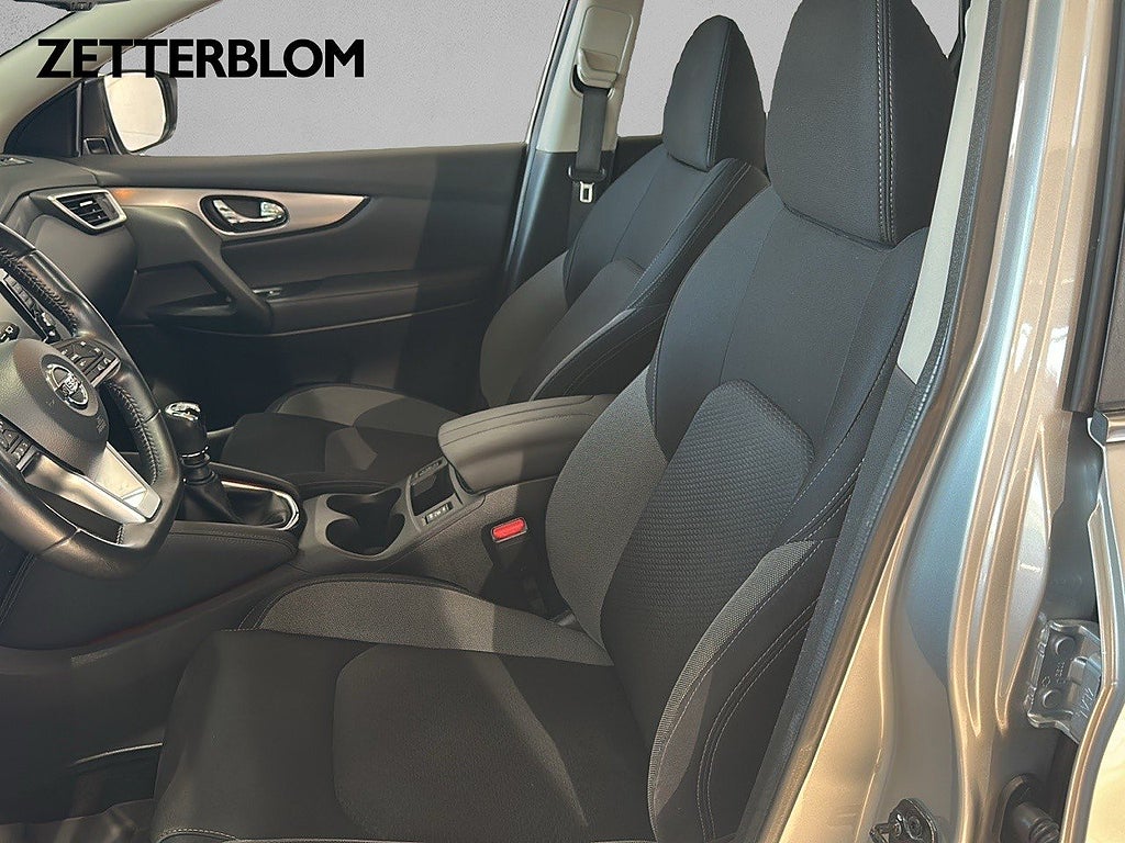 SUV Nissan Qashqai 7 av 17