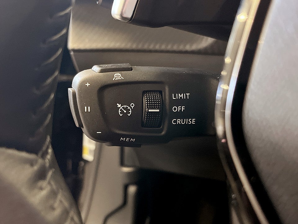 Bild på Peugeot 2008 Allure Pack 1.2 PT 130hk Aut KAMPANJRÄNTA 3,99%