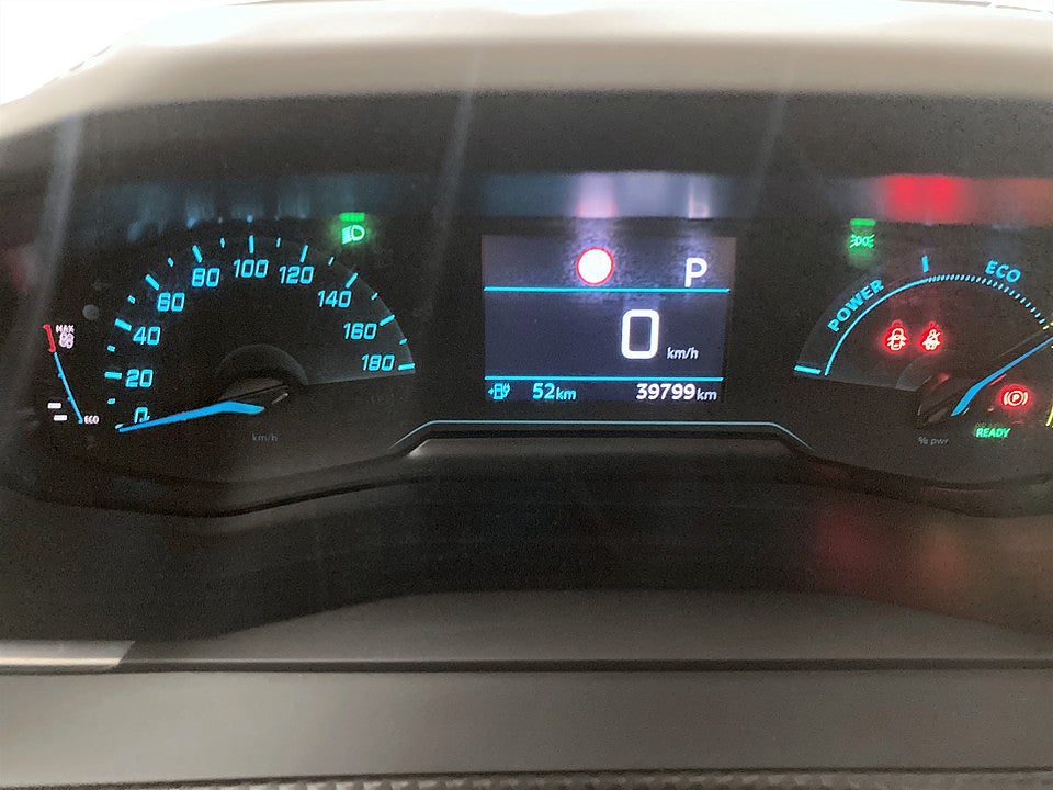 Bild på Peugeot e-2008 Active 50kWh 136hk Aut CARPLAY BACKSENSORER