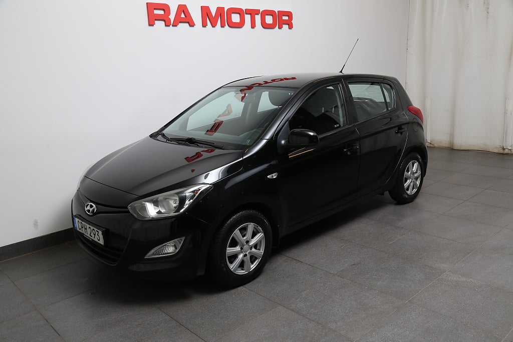 Hyundai i20 1,2 84hk Select 5dr Nybesikt l Nyservad l Drag l Motorv 2015