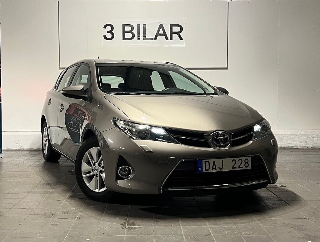 Toyota Auris Hybrid e-CVT Active Kupevärmare B-kamera 
