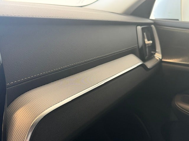 Volvo V60 Cross Country B4 AWD / Inscription / Panorama