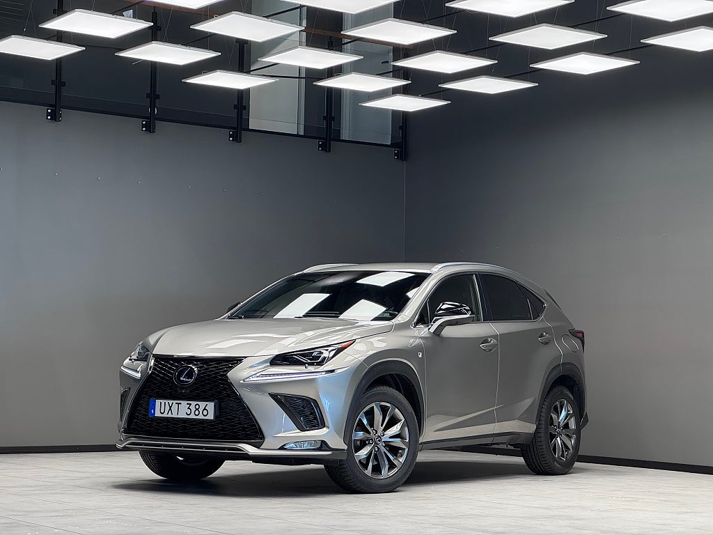 Lexus NX 300h AWD 2.5 AWD F Sport S / HUD / ML / 360° / Elstol