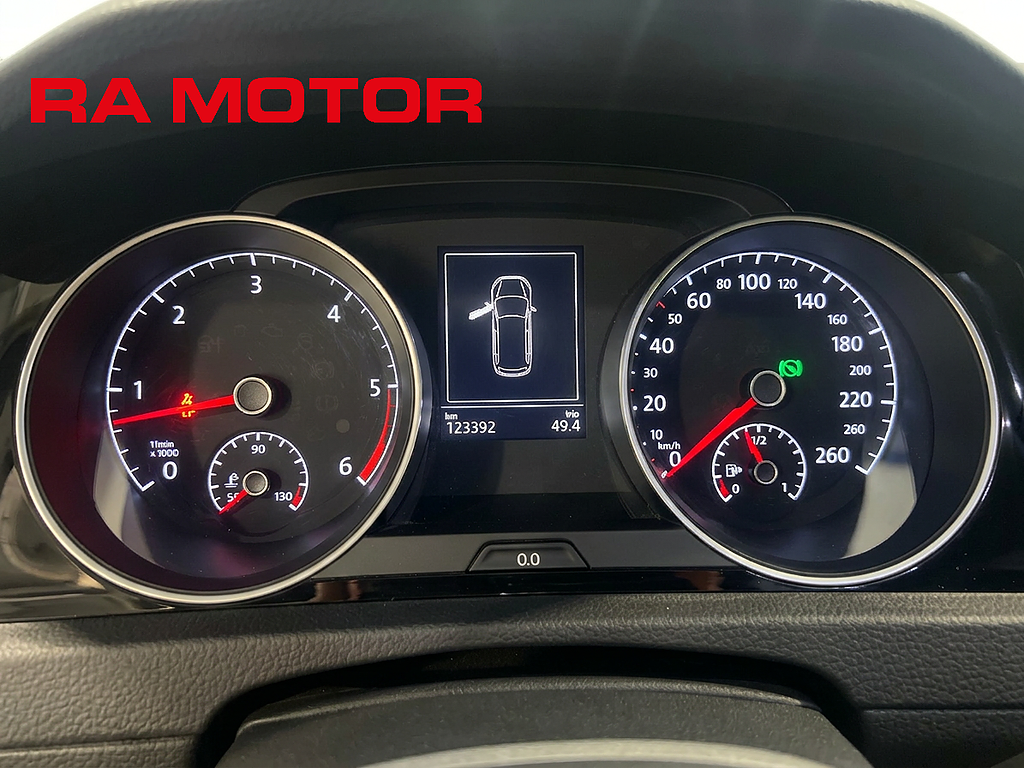 Volkswagen Golf 2.0 TDI 150hk DSG R-Line| D-värm |Drag | Backkamera | 2017