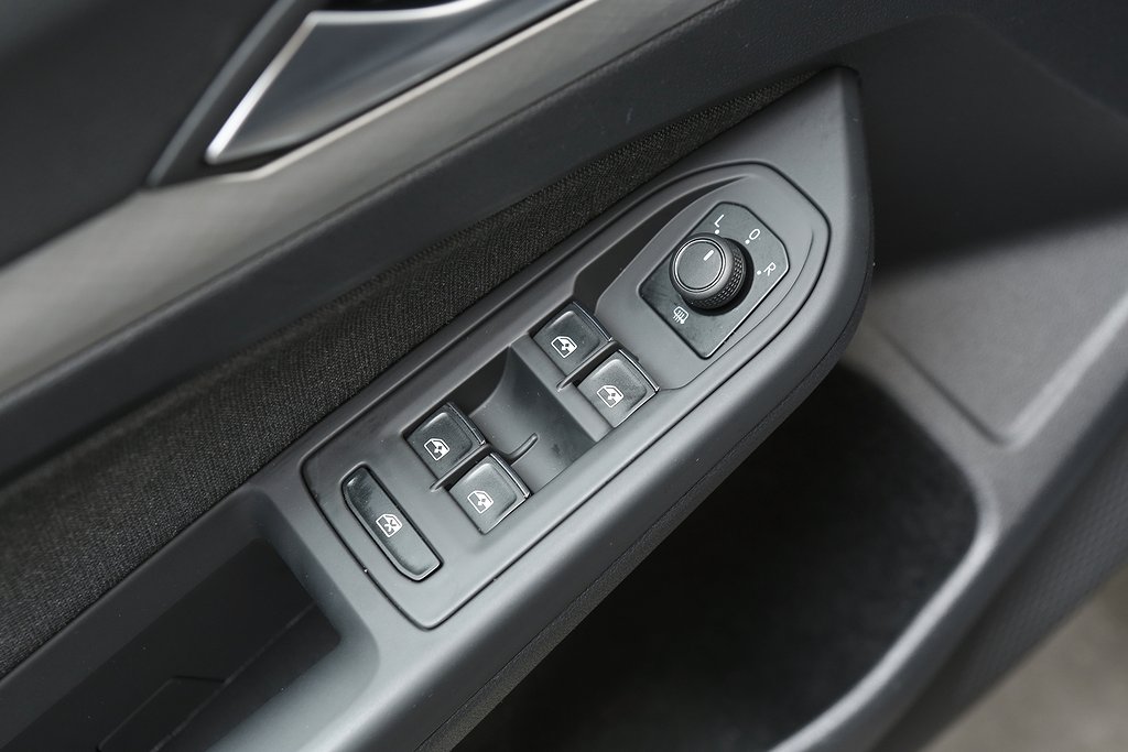 Volkswagen Golf Sportscombi 1,5 eTSI ACT OPF Aut Dragkrok 2023