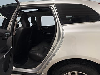 Volvo XC60 D4 AWD Geartronic Classic Summum S&V/Pano/Kamera/Dvärm – bild 13