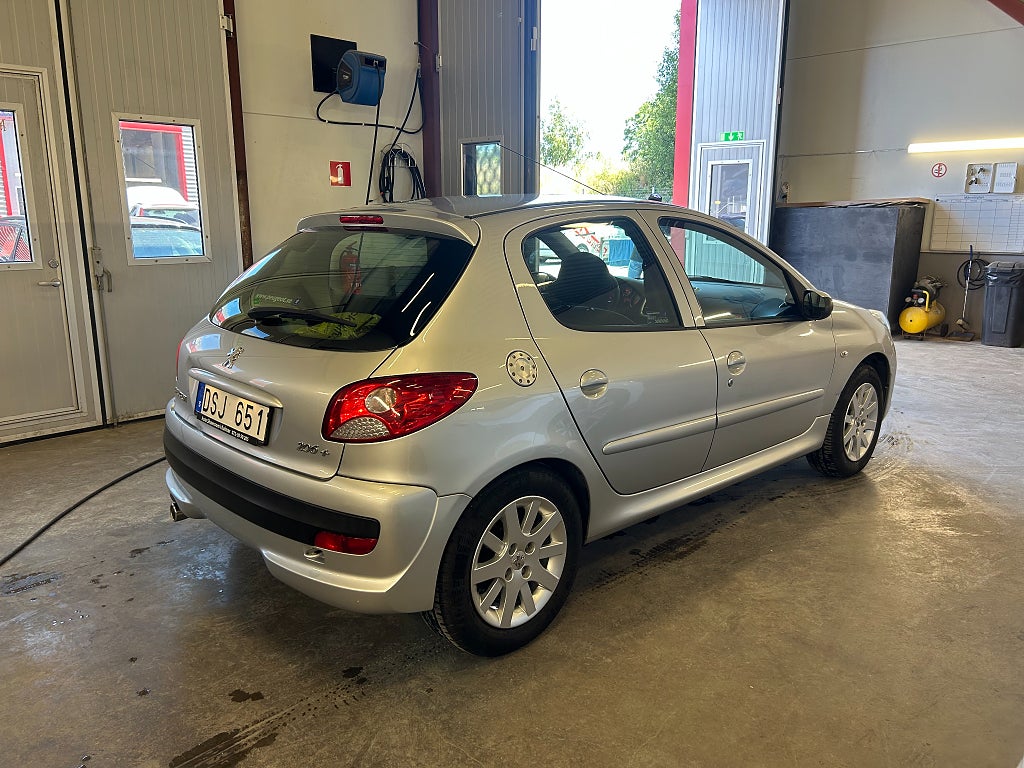 Peugeot 206+ 1.4, 1 Ägare, 31584km, 1 år garanti, Nykam ny servad