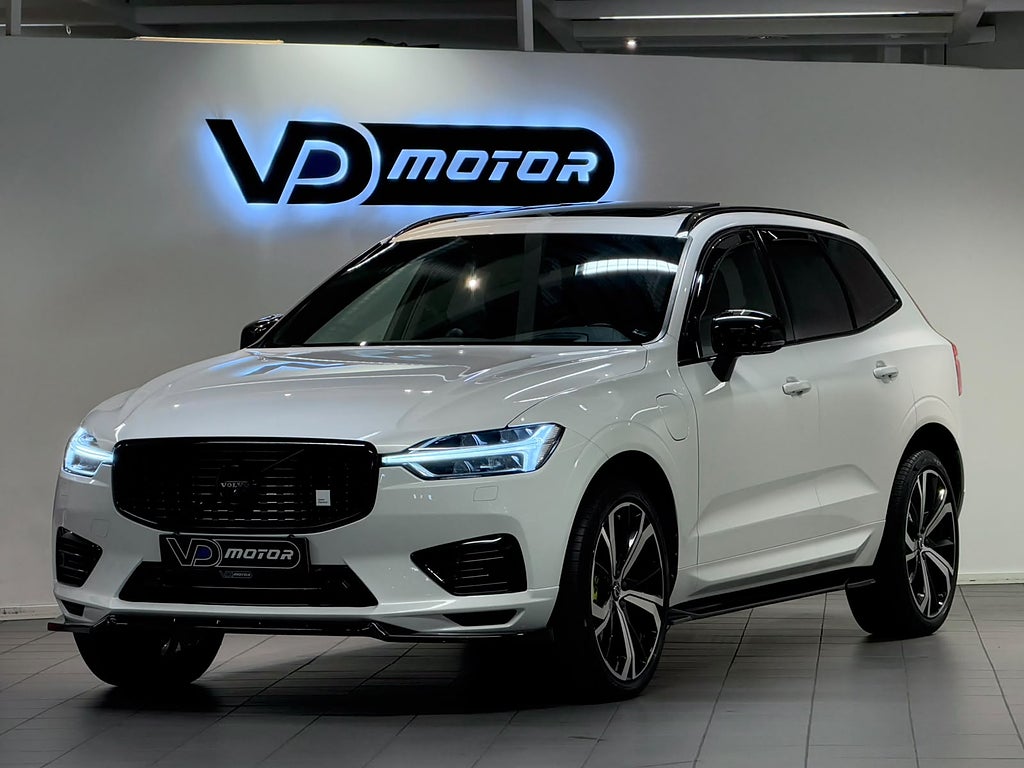 Volvo XC60 T8 AWD R-Design Pano B&W Värmare Navi HuD Drag 392hk