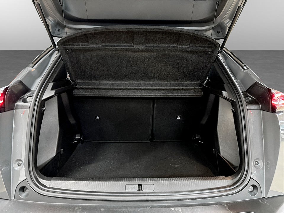 Bild på Peugeot 2008 Allure 1.2 PT 130hk Aut B-KAMERA CARPLAY