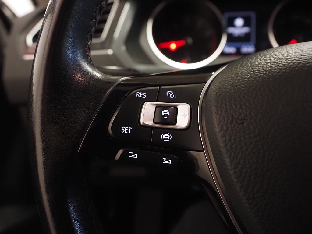 Volkswagen Tiguan TSI 190hk 4Motion R-Line Black | Värmare | 2020