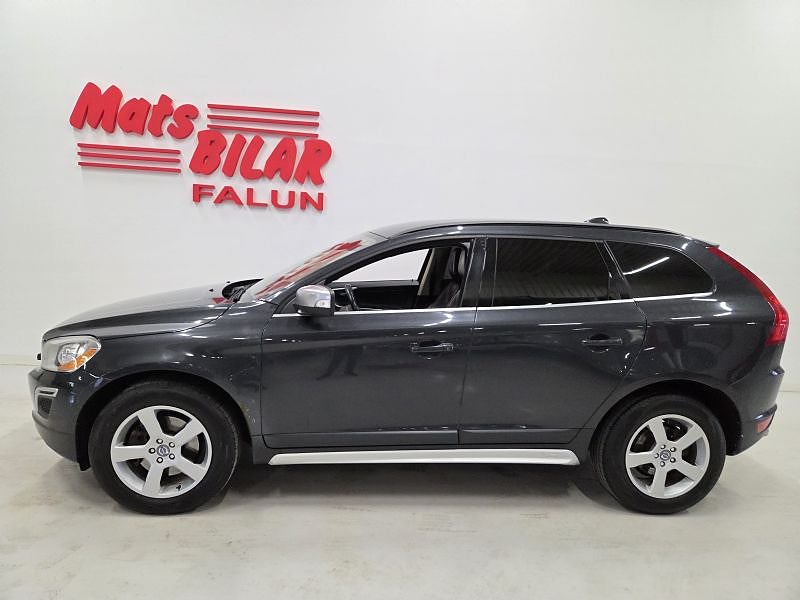 Volvo XC60 D5 Momentum R-design 4x4 Automat 215 Hk