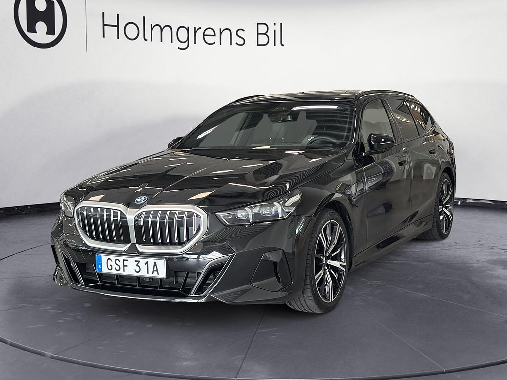 BMW 530e xDrive Touring M Sport Business Ed Drag DA Pro H K
