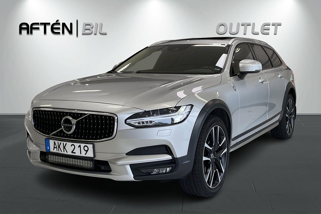 Volvo V90 Cross Country D5 AWD 235hk Inscription PRO Pano Drag 360° Se Spec!