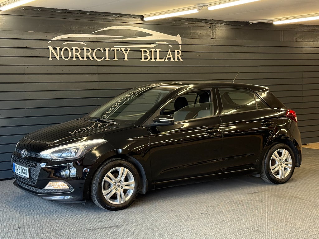 Hyundai i20 1.2 ComfortPlus / P-Sensorer / Rattvärme / AC