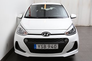 Halvkombi Hyundai i10 7 av 15