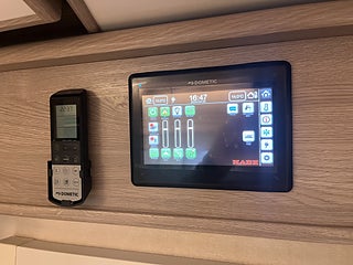 Husbil-halvintegrerad Kabe TMR X 780 LGB 23 av 26