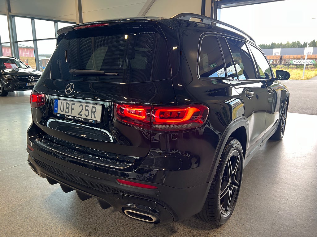 Mercedes-Benz GLB 2023 - miniatyr 3