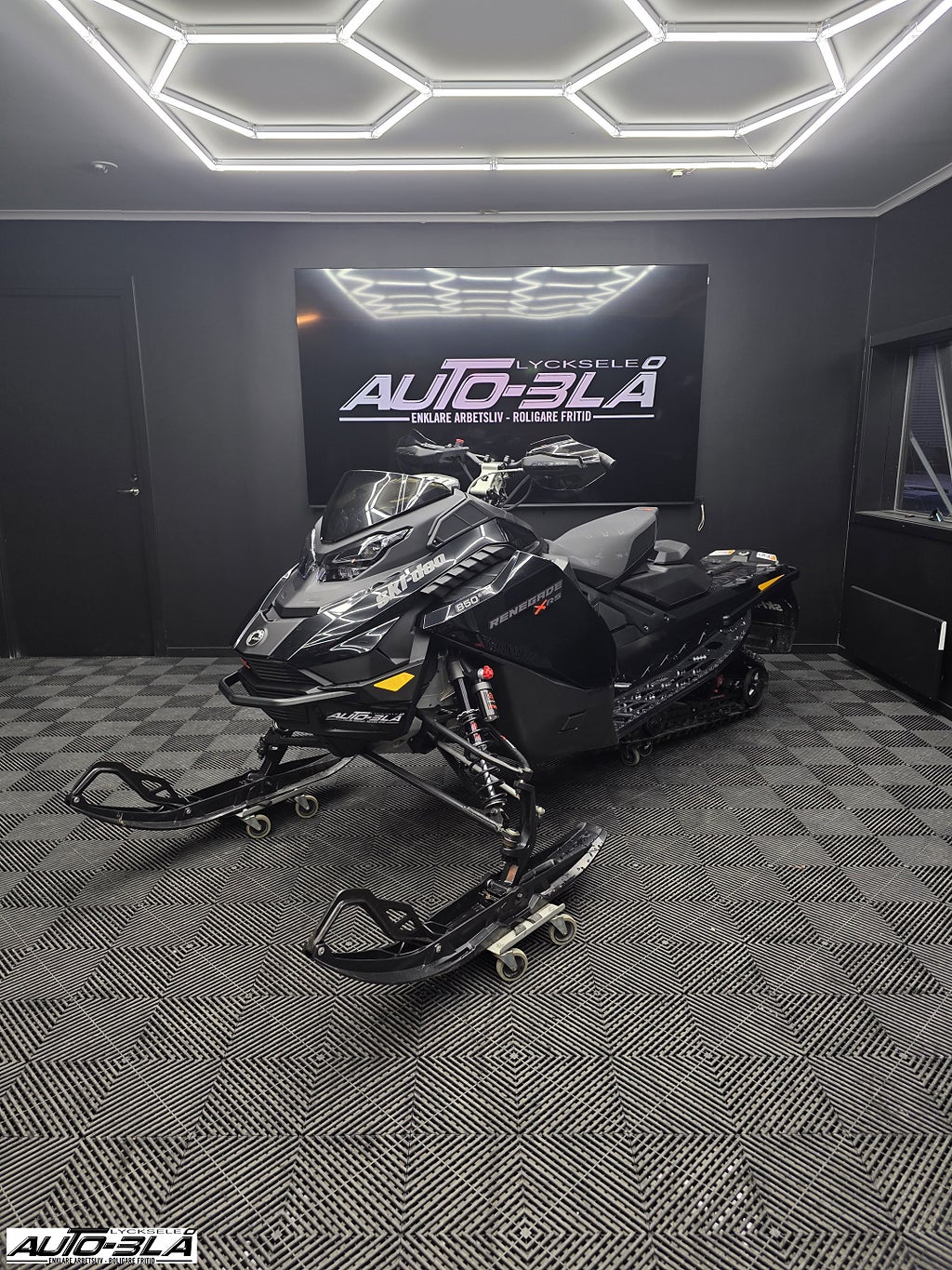 Ski-Doo Renegade XRS 850 E-TEC 137"