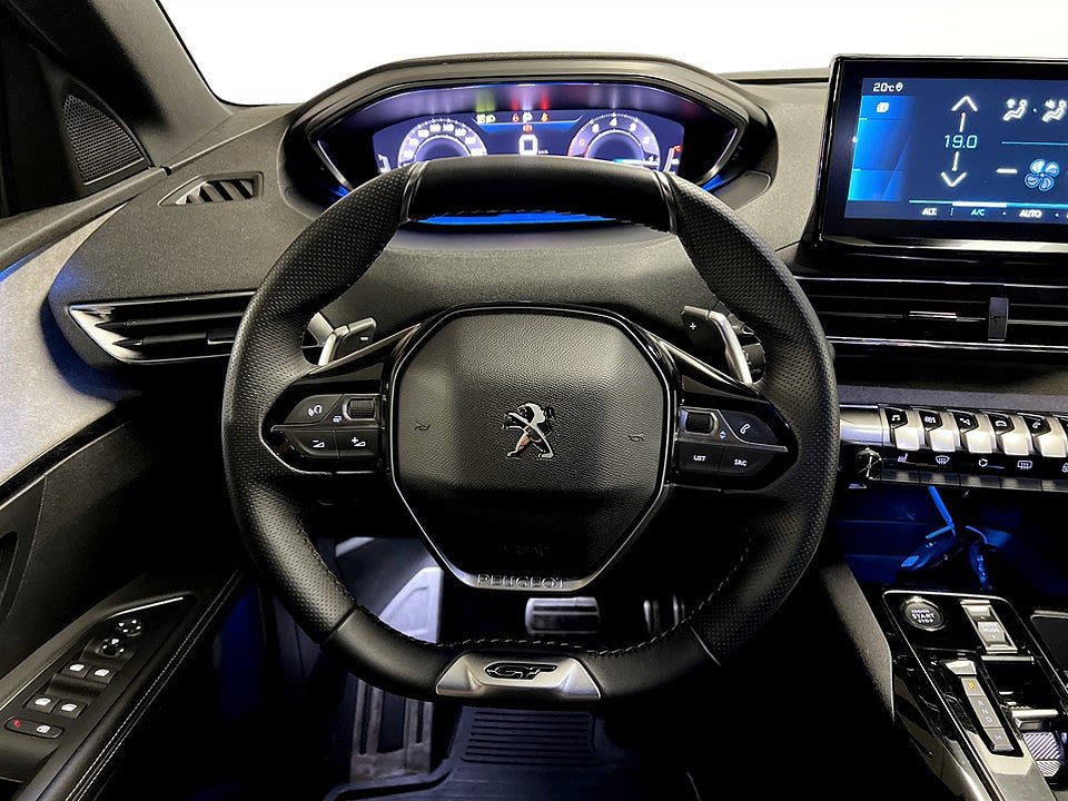 Bild på Peugeot 5008 GT 1.2 PT 130hk Aut 7-SITS B-KAMERA CARPLAY