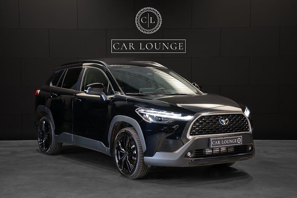 Toyota Corolla Cross Hybrid AWD Executive \ Skinn \ JBL högtalare \Adaptiv farhållare