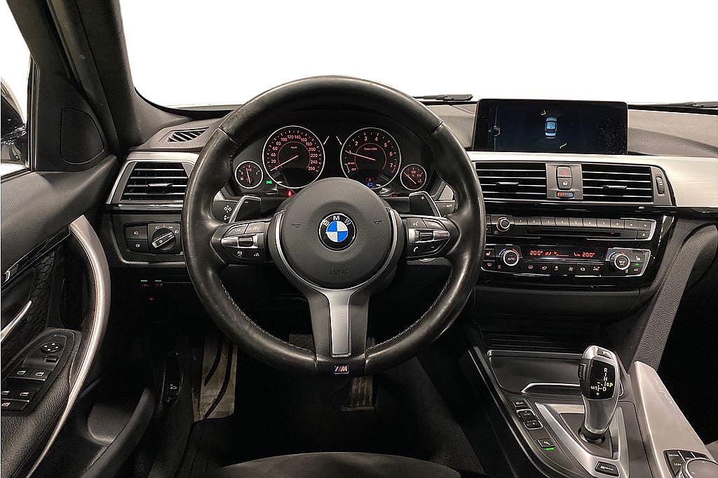 BMW 330e M-Sport, Teknikpkt, Navi, 2 brukare