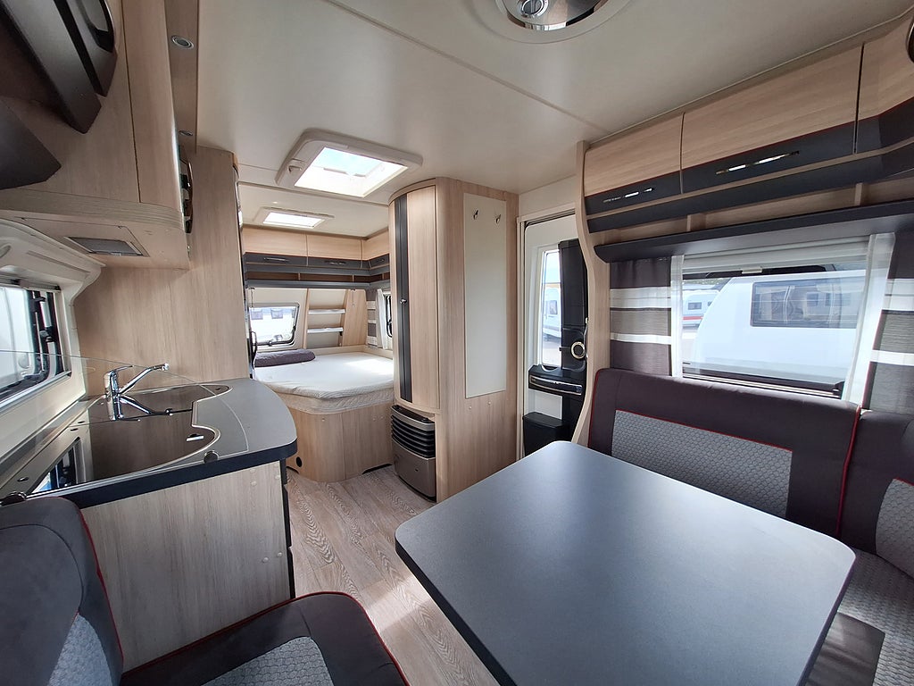Hobby De Luxe Edition 460 UFe Dubbelbädd