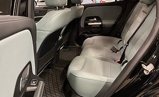 SUV Mercedes-Benz EQA 5 av 12