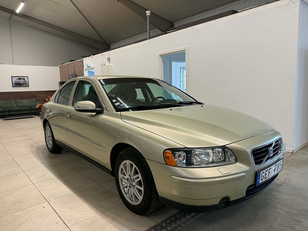 Volvo S60 2.4 * 1 Ägare - 7244 Mil * Fullservad på Volvo *
