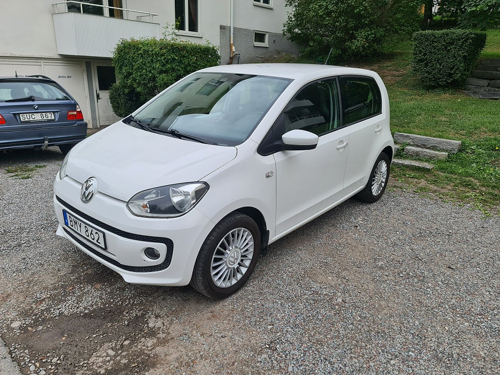 Volkswagen UP! 5-dörrar 1.0 MPI high up! En brukare Nybesiktad