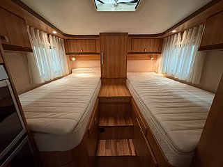 Husbil-integrerad Hymer B674 Highlight 150HK 14 av 18