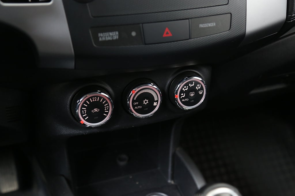 Mitsubishi Outlander 2,4 MIVEC 170hk Comfort AWD 5-Sits 2011