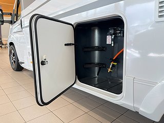 Husbil-alkov Adria CORAL XL 660 SL 7 av 21