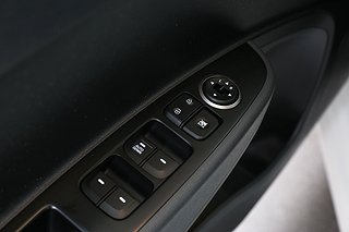 Halvkombi Hyundai i10 16 av 19