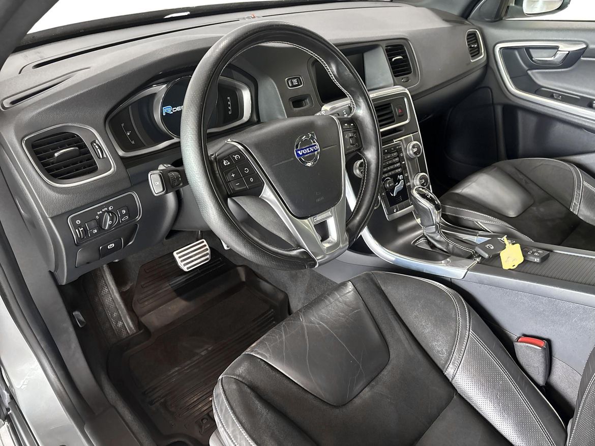 Volvo V60 D4 AWD R-Design Business E PRO 2015, bild 6/41