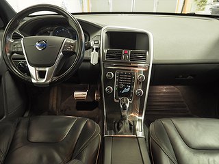 SUV Volvo XC60 13 av 20
