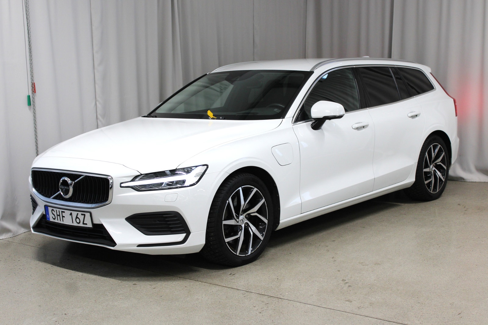 Volvo V60 T6 Twin Engine AWD 340HK, Drag, 360, HUD, Navi, S&V-hju 2020 - miniatyr 9