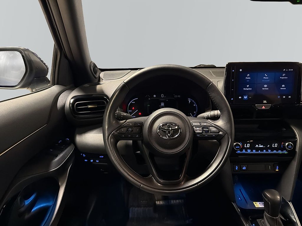 Toyota Yaris Cross 1,5 HSD ADVENTURE PLUS AWD-I JBL / V-HJUL
