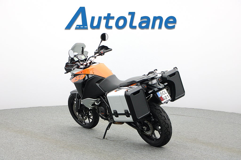 KTM 1050 Adventure ABS *Nyservad Nya däck