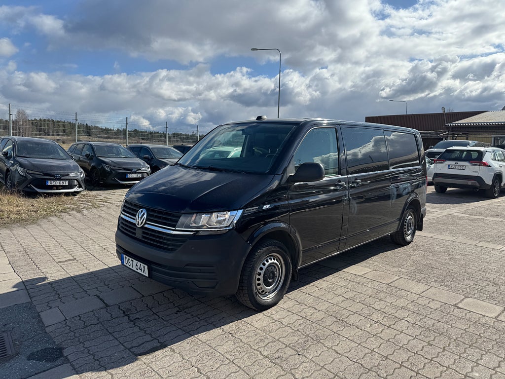 Volkswagen Transporter KOMBI 5-SITS AUT LÅNG VÄRMARE DRAG 