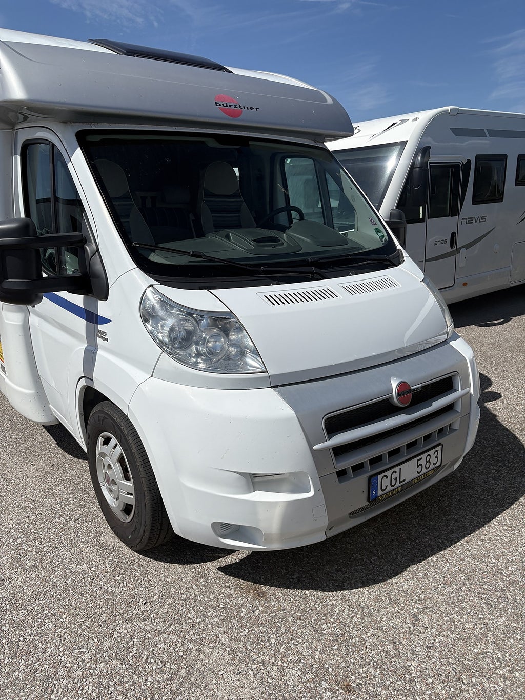 Bürstner I T674 (AC bodel + taksäng)
