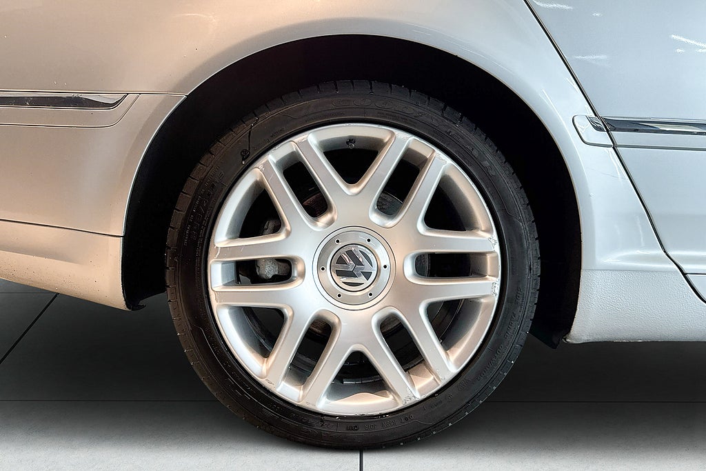 Volkswagen Phaeton 2011