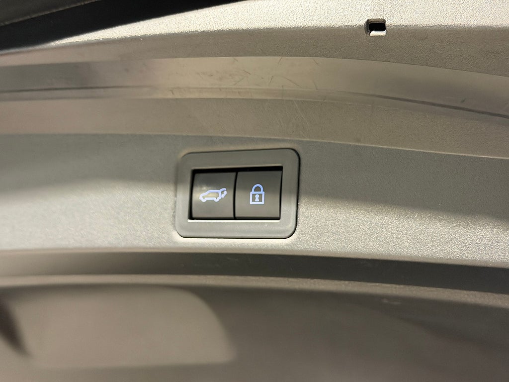 Toyota Corolla Touring Sports Hybrid Style Drag Teknikpkt Garanti 2021