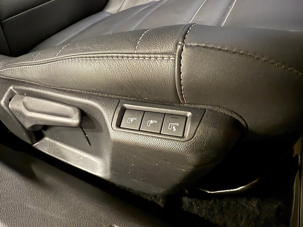 Bild på Citroën e-C4X X SHINE Exklusive Electric 136hk Back/Nav