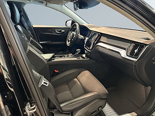 Volvo V60 D4 Momentum Drag GPS Pvärm VoC Kamera SoV