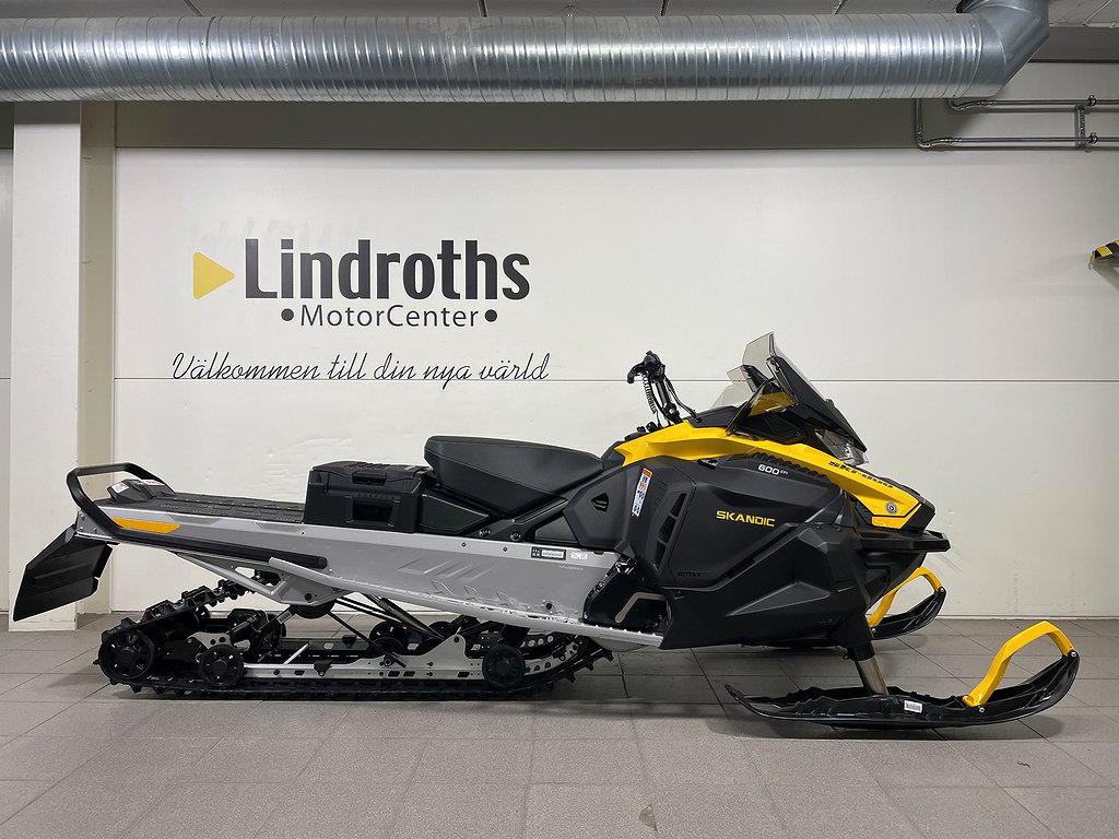 Ski-Doo Skandic Sport 600 EFI -25 