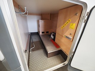 Husbil-halvintegrerad Knaus Van TI 550 17 av 19